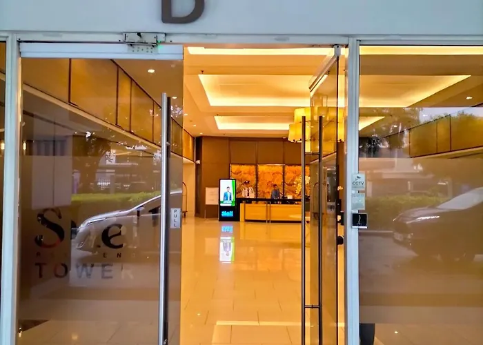 Apartment Shell Residences Moa - Josh Staycation
