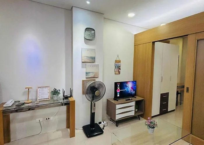 Shell Residences Moa - Josh Staycation