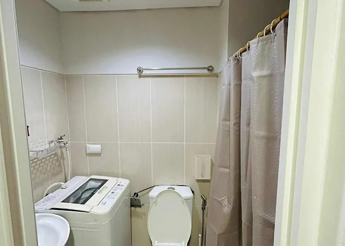 Shell Residences Moa - Josh Staycation *