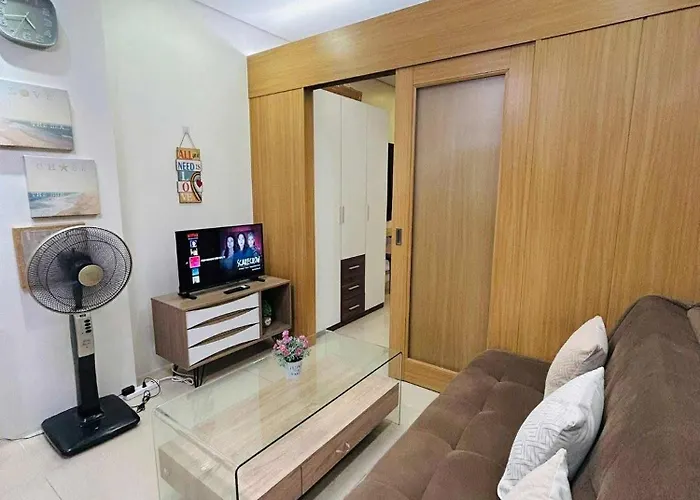 Shell Residences Moa - Josh Staycation *