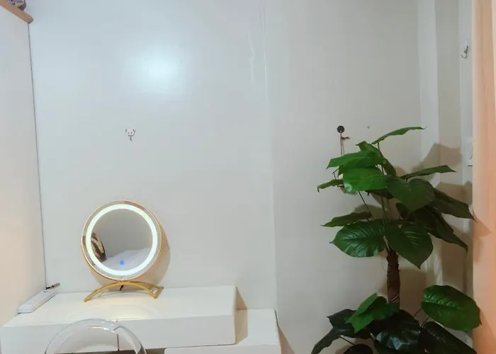 Shell Residences Moa - Josh Staycation Apartment